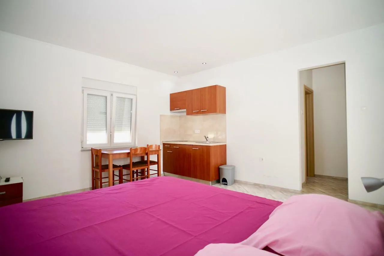 Apartments Teo Trogir