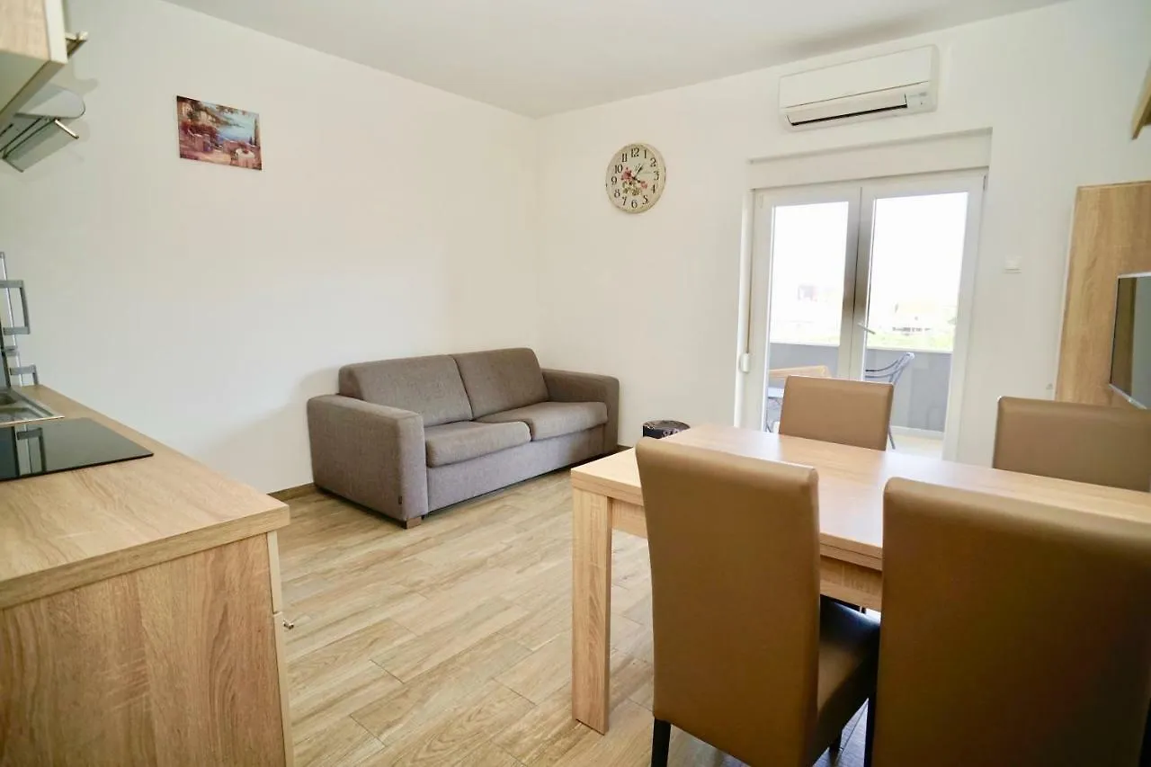 Apartments Teo Trogir