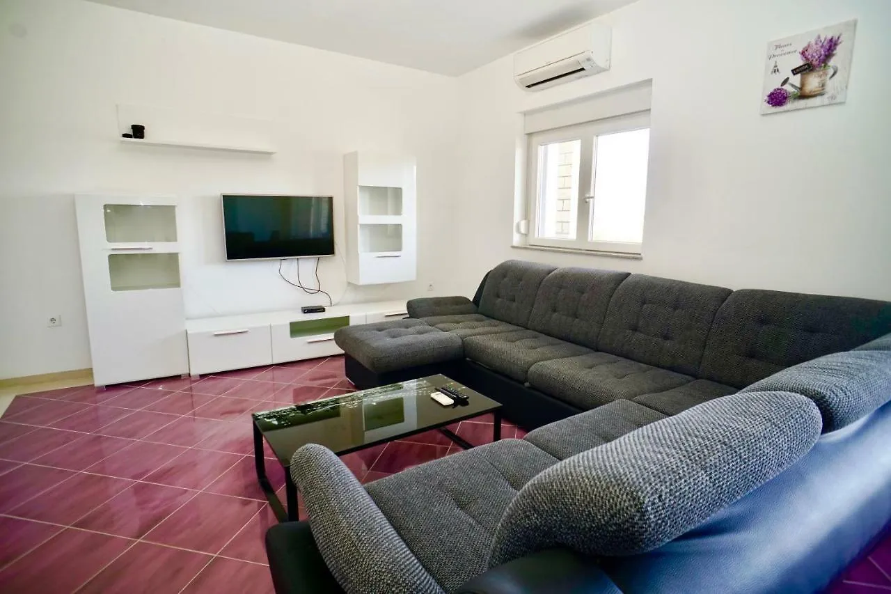 Apartments Teo Trogir